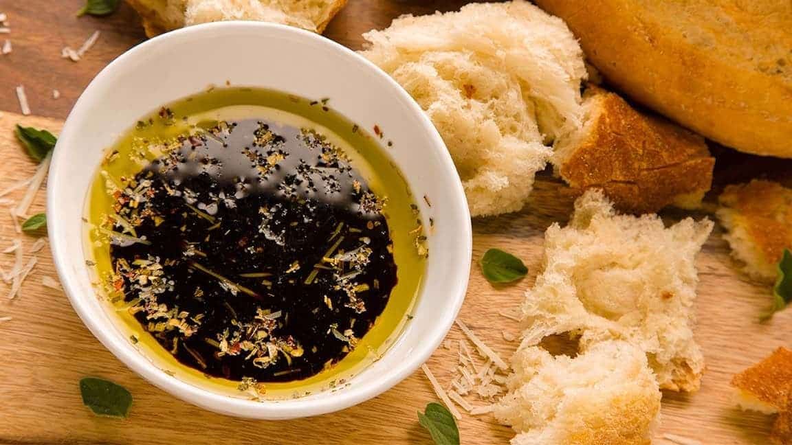 Italský dip s esenciálními oleji Oregano, Černý pepř a Bazalka